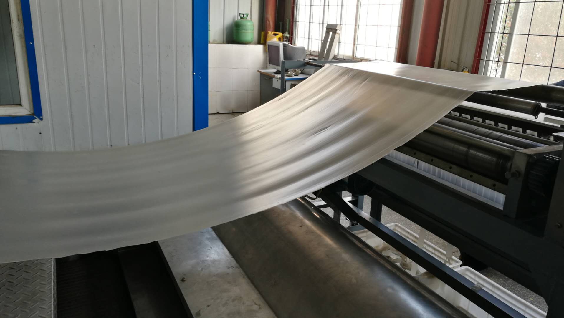 全自動紅薯粉條機(jī) 全自動紅薯粉條機(jī)