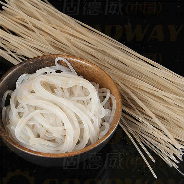 這樣的粉條機(jī)加工紅薯粉條，你見過嗎？一天能做8噸